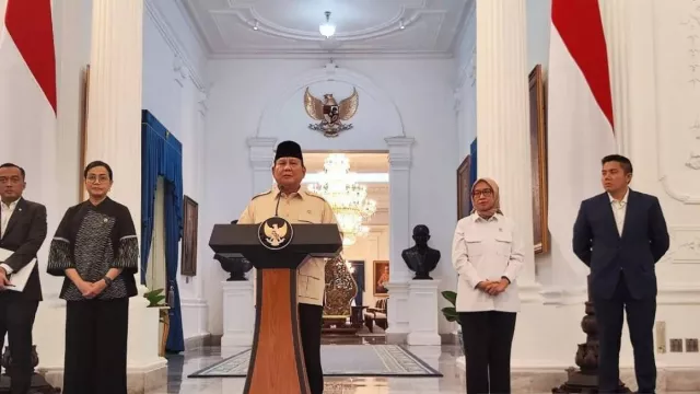 Kabar Gembira! Presiden Prabowo Teken PP THR & Gaji ke-13 untuk ASN TNI Polri dan Pensiunan - GenPI.co