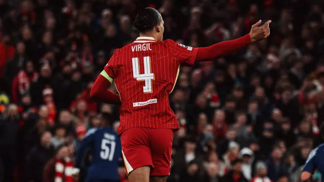 Virgil van Dijk Jadi Biang Kerok Kekalahan Liverpool dari PSG - GenPI.co