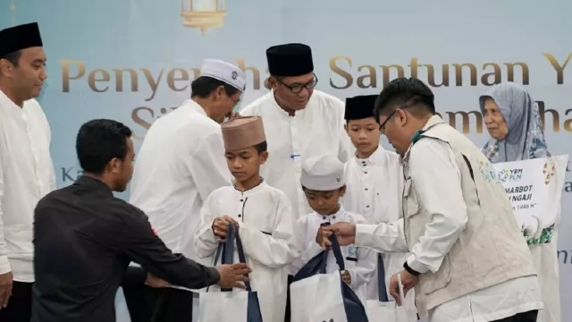 Tebar Kebahagiaan di Ramadan, PLN UIP JBT Santuni Anak Yatim hingga Marbot Masjid - GenPI.co