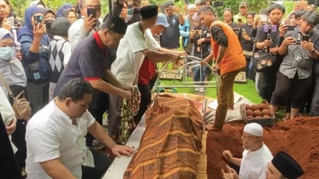 Mat Solar Seolah Tunggu Istri Pulang Salat Tarawih sebelum Meninggal - GenPI.co