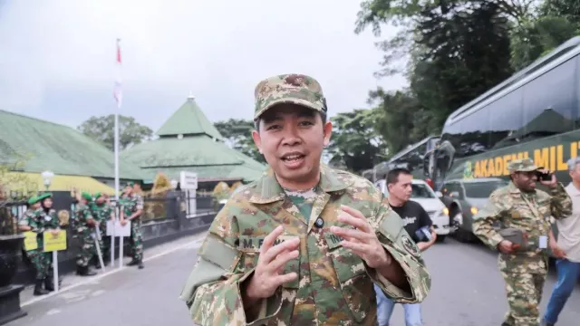 Tak Butuh Mobil Baru! Bupati Jember Alihkan Anggaran Rp600 Juta untuk Sosial - GenPI.co Tak Butuh Mobil Baru! Bupati Jember Alihkan Anggaran Rp600 Juta untuk Sosial - GenPI.co
