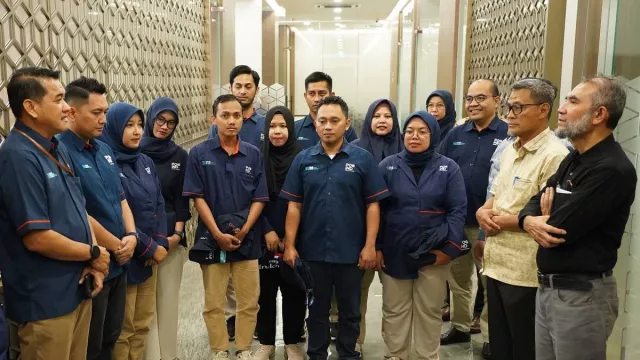 Dukung Layanan Jemaah di Tanah Suci, Pos Indonesia Perkuat Tim Kargo Haji 2025 - GenPI.co Dukung Layanan Jemaah di Tanah Suci, Pos Indonesia Perkuat Tim Kargo Haji 2025 - GenPI.co