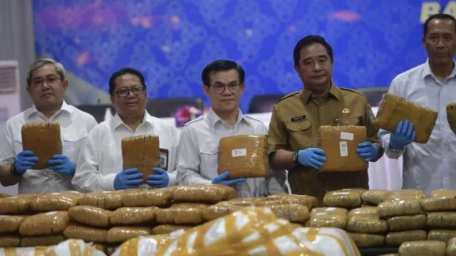 Transaksi Narkoba Capai Rp524 Triliun per Tahun, 7 Kali Lipat Anggaran Gizi Anak - GenPI.co Transaksi Narkoba Capai Rp524 Triliun per Tahun, 7 Kali Lipat Anggaran Gizi Anak - GenPI.co