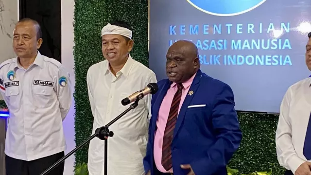 Menteri HAM Akan Usulkan Pendidikan Barak Militer ke Mendikdasmen - GenPI.co Menteri HAM Akan Usulkan Pendidikan Barak Militer ke Mendikdasmen - GenPI.co