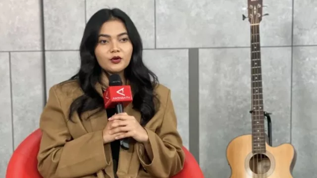 Garap Lagu Baru, Citra Scholastika Rajin Buka KBBI - GenPI.co Garap Lagu Baru, Citra Scholastika Rajin Buka KBBI - GenPI.co