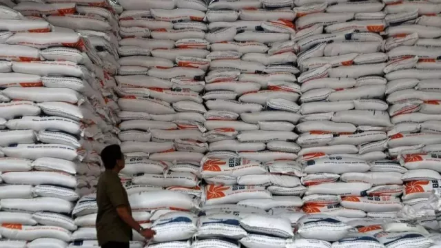 Stok Beras RI Tembus 3,7 Juta Ton, Terproduktif di ASEAN dan Tertinggi Sejak 1969 - GenPI.co Stok Beras RI Tembus 3,7 Juta Ton, Terproduktif di ASEAN dan Tertinggi Sejak 1969 - GenPI.co