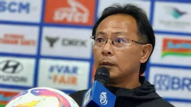 OKS Belum Bicara Masa Depannya Bersama Persis Solo, Fokus Tak Degradasi - GenPI.co OKS Belum Bicara Masa Depannya Bersama Persis Solo, Fokus Tak Degradasi - GenPI.co