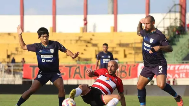 Ingin Jauhi Zona Degradasi, 3 Poin Jadi Harga Mati Madura United - GenPI.co Ingin Jauhi Zona Degradasi, 3 Poin Jadi Harga Mati Madura United - GenPI.co