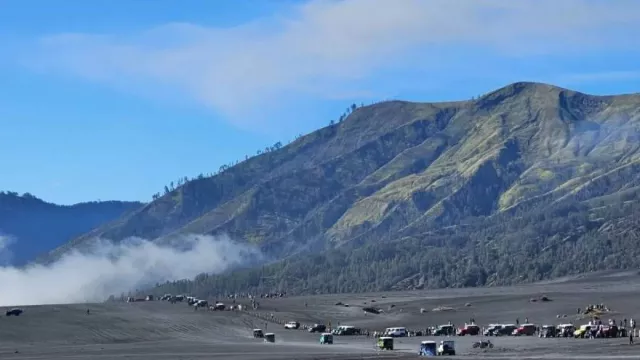 Ada Ritual Yadnya Kasada, Gunung Bromo Ditutup 10-13 Juni 2025 - GenPI.co Ada Ritual Yadnya Kasada, Gunung Bromo Ditutup 10-13 Juni 2025 - GenPI.co