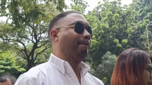 Makin Panas, Rayen Pono Merasa Diejek Ahmad Dhani - GenPI.co Makin Panas, Rayen Pono Merasa Diejek Ahmad Dhani - GenPI.co