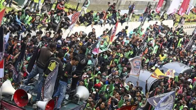 Demo Ojol Hari Ini, Aplikator Imbau Pengguna Atur Waktu Perjalanan - GenPI.co Demo Ojol Hari Ini, Aplikator Imbau Pengguna Atur Waktu Perjalanan - GenPI.co