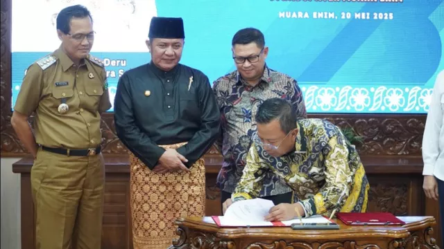 Gubernur Herman Deru Dorong Percepatan Pembangunan Jalan Khusus Batu Bara dan 5 Flyover di Muara Enim - GenPI.co Gubernur Herman Deru Dorong Percepatan Pembangunan Jalan Khusus Batu Bara dan 5 Flyover di Muara Enim - GenPI.co