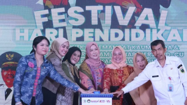 Pemprov Sumsel Dukung Kreativitas Pelajar dalam Festival Hari Pendidikan - GenPI.co Pemprov Sumsel Dukung Kreativitas Pelajar dalam Festival Hari Pendidikan - GenPI.co