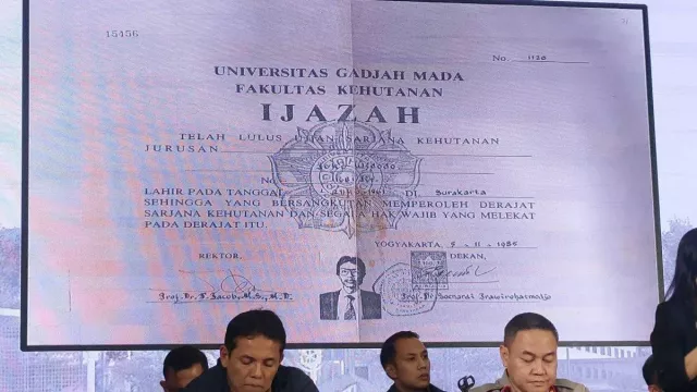 Ijazah Jokowi Asli, Identik dengan Rekan Seangkatan & Terbukti Asli Lewat Uji Labfor - GenPI.co Ijazah Jokowi Asli, Identik dengan Rekan Seangkatan & Terbukti Asli Lewat Uji Labfor - GenPI.co