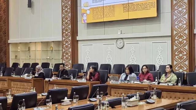 DPR RI Bahas RUU PPRT, Kontrak Kerja dan Pesangon Diharap Masuk - GenPI.co DPR RI Bahas RUU PPRT, Kontrak Kerja dan Pesangon Diharap Masuk - GenPI.co