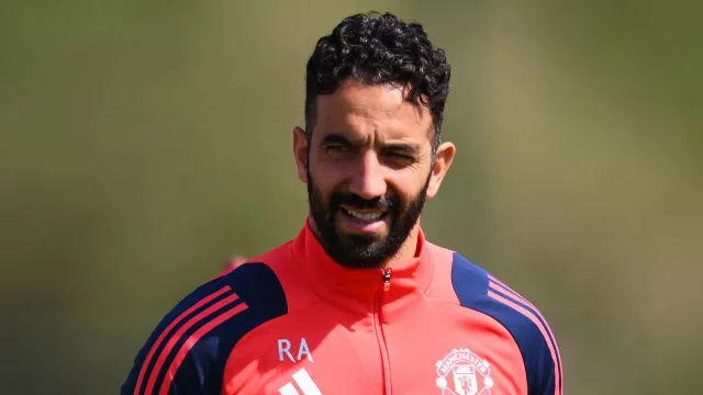 Ruben Amorim Dikritik Habis-habisan, Rio Ferdinand Pasang Badan - GenPI.co Ruben Amorim Dikritik Habis-habisan, Rio Ferdinand Pasang Badan - GenPI.co
