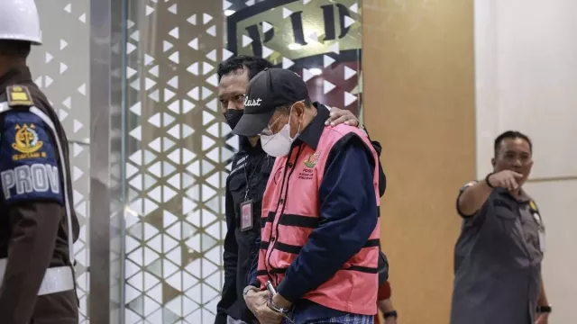 Kejagung Sita Laptop hingga Dokumen dari Rumah 3 Tersangka Korupsi Sritex - GenPI.co Kejagung Sita Laptop hingga Dokumen dari Rumah 3 Tersangka Korupsi Sritex - GenPI.co