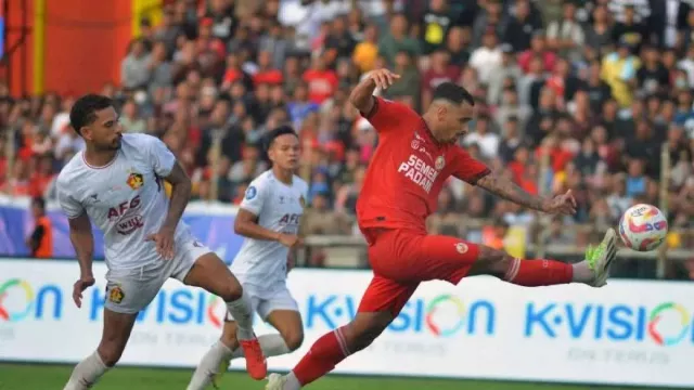 Arema FC vs Semen Padang, Kabau Sirah Kerahkan Seluruh Kekuatan - GenPI.co Arema FC vs Semen Padang, Kabau Sirah Kerahkan Seluruh Kekuatan - GenPI.co