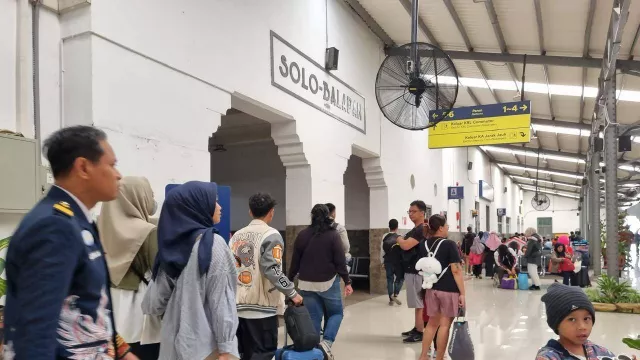 Libur Panjang, Daop 6 Jalankan 8 Kereta Api Tambahan, Ini Jadwalnya - GenPI.co Libur Panjang, Daop 6 Jalankan 8 Kereta Api Tambahan, Ini Jadwalnya - GenPI.co