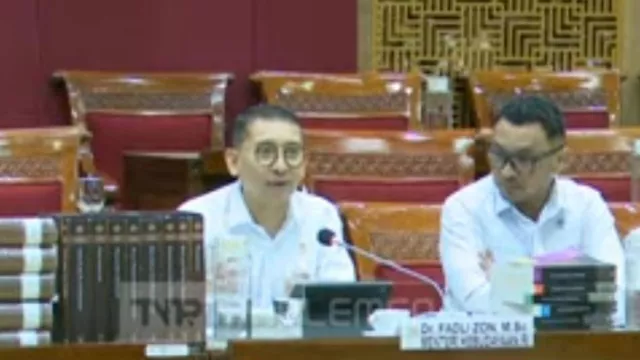 Sebut Sejarah Milik Rakyat, DPR RI Tolak Label Resmi pada Buku Proyek Kemenbud - GenPI.co Sebut Sejarah Milik Rakyat, DPR RI Tolak Label Resmi pada Buku Proyek Kemenbud - GenPI.co