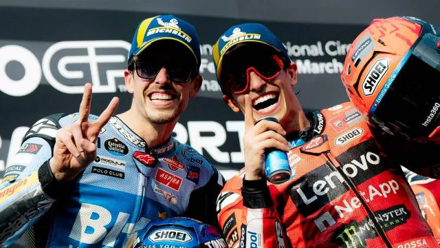 Marc Marquez Sebut Keluarganya Paling Beruntung di MotoGP Inggris 2025 - GenPI.co Marc Marquez Sebut Keluarganya Paling Beruntung di MotoGP Inggris 2025 - GenPI.co
