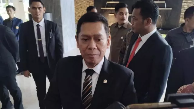 Negara Butuh Banyak Uang, Usulan Kenaikan Batas Usia Pensiun ASN Sebaiknya Ditahan - GenPI.co Negara Butuh Banyak Uang, Usulan Kenaikan Batas Usia Pensiun ASN Sebaiknya Ditahan - GenPI.co