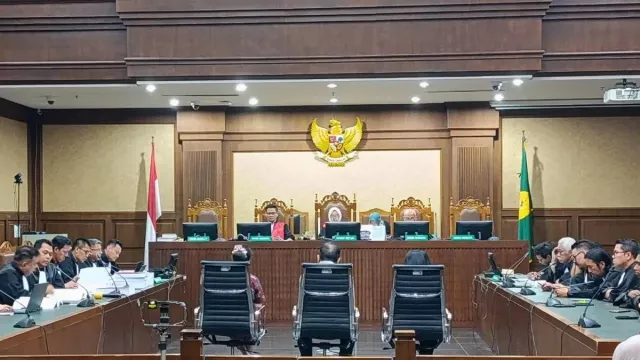 Demi Anak Bebas, Ibu Ronald Tannur Suap Hakim Rp4,67 M lalu Dituntut 4 Tahun Penjara - GenPI.co Demi Anak Bebas, Ibu Ronald Tannur Suap Hakim Rp4,67 M lalu Dituntut 4 Tahun Penjara - GenPI.co