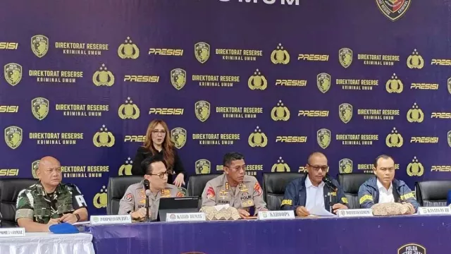 Kisruh Penguasaan Lahan Parkir Oleh Ormas Pemuda Pancasila, 30 Orang Ditangkap - GenPI.co Kisruh Penguasaan Lahan Parkir Oleh Ormas Pemuda Pancasila, 30 Orang Ditangkap - GenPI.co