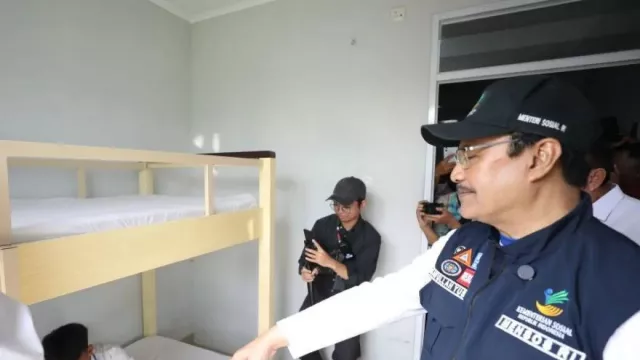 100 Sekolah Rakyat Dibuka Juli 2025, Sasar 100.000 Anak Miskin - GenPI.co 100 Sekolah Rakyat Dibuka Juli 2025, Sasar 100.000 Anak Miskin - GenPI.co