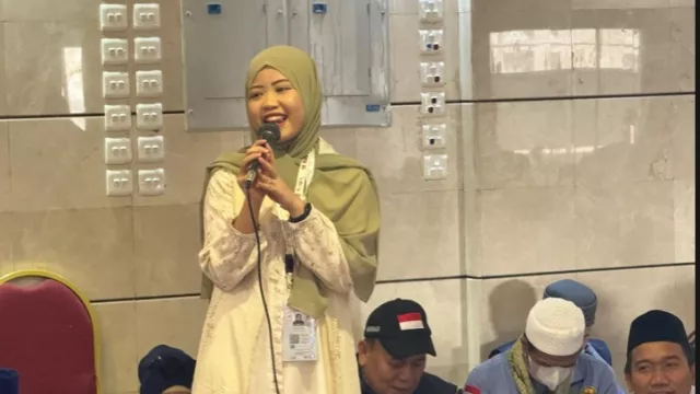 Anggota DPD Ratu Tenny Temui Jemaah Haji Sumsel, Soroti Kendala Transportasi hingga Kartu Nusuk - GenPI.co Anggota DPD Ratu Tenny Temui Jemaah Haji Sumsel, Soroti Kendala Transportasi hingga Kartu Nusuk - GenPI.co