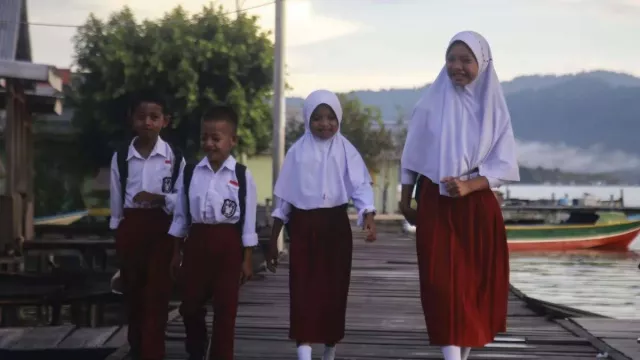 DPR RI Minta Dedi Mulyadi Kaji Ulang Aturan Jam Masuk Sekolah Pukul 06.00 - GenPI.co DPR RI Minta Dedi Mulyadi Kaji Ulang Aturan Jam Masuk Sekolah Pukul 06.00 - GenPI.co
