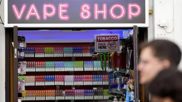Inggris Tegas Larang Vape Sekali Pakai, Jaga Generasi Muda dan Lingkungan - GenPI.co Inggris Tegas Larang Vape Sekali Pakai, Jaga Generasi Muda dan Lingkungan - GenPI.co