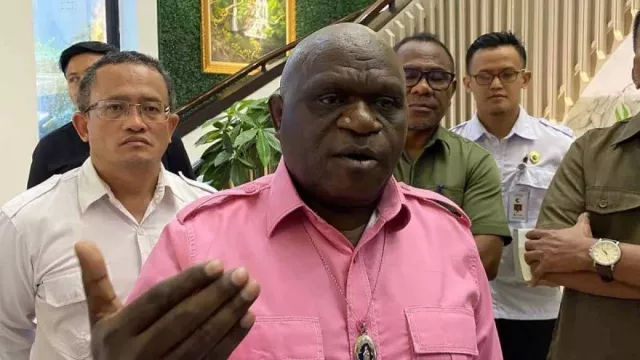 Natalius Pigai Pastikan Kementerian HAM Kontrol Kebenaran Penulisan Ulang Sejarah - GenPI.co Natalius Pigai Pastikan Kementerian HAM Kontrol Kebenaran Penulisan Ulang Sejarah - GenPI.co