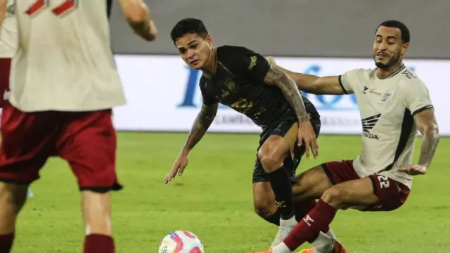Persebaya Surabaya Dapat Tanda Tangan Penyerang Lincah Gali Freitas - GenPI.co Persebaya Surabaya Dapat Tanda Tangan Penyerang Lincah Gali Freitas - GenPI.co