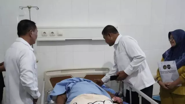 Petugas Lapas Nabire Membaik Seusai Diserang Napi, 2 Orang Jalani Operasi - GenPI.co Petugas Lapas Nabire Membaik Seusai Diserang Napi, 2 Orang Jalani Operasi - GenPI.co
