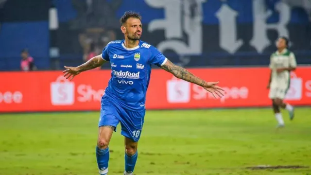 Striker Tajam Tyronne del Pino Tak Lagi Bersama Persib Bandung, Jadi ke Malut United? - GenPI.co Striker Tajam Tyronne del Pino Tak Lagi Bersama Persib Bandung, Jadi ke Malut United? - GenPI.co
