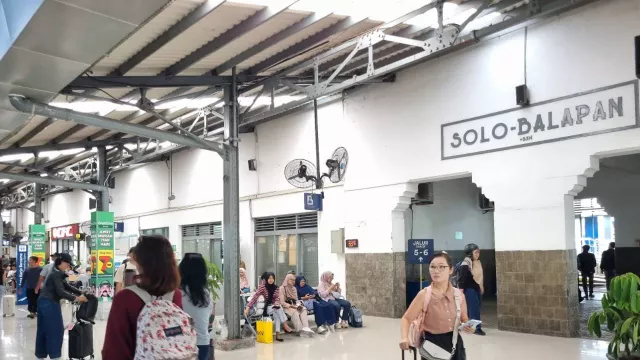 99.982 Kursi KA Disiapkan untuk Libur Panjang, Relasi Jakarta dan Bandung Favorit - GenPI.co 99.982 Kursi KA Disiapkan untuk Libur Panjang, Relasi Jakarta dan Bandung Favorit - GenPI.co
