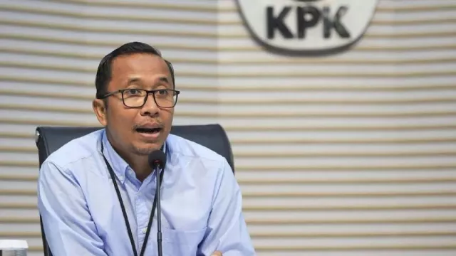 8 Tersangka Pemerasan TKA Raup Rp53 Miliar, Staf Ahli Menaker Dapat Rp18 Miliar - GenPI.co 8 Tersangka Pemerasan TKA Raup Rp53 Miliar, Staf Ahli Menaker Dapat Rp18 Miliar - GenPI.co