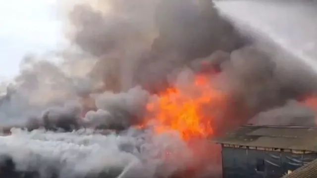 3.200 Jiwa Terdampak Kebakaran di Kapuk Muara, 450 Unit Rumah Hangus - GenPI.co 3.200 Jiwa Terdampak Kebakaran di Kapuk Muara, 450 Unit Rumah Hangus - GenPI.co
