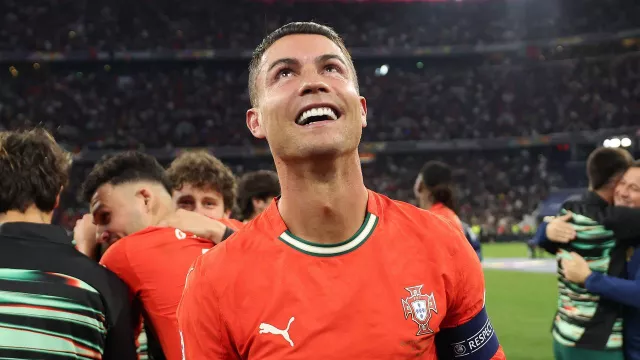 Setelah Juara UEFA Nations League, Ronaldo Putuskan Bertahan di Al Nassr - GenPI.co Setelah Juara UEFA Nations League, Ronaldo Putuskan Bertahan di Al Nassr - GenPI.co