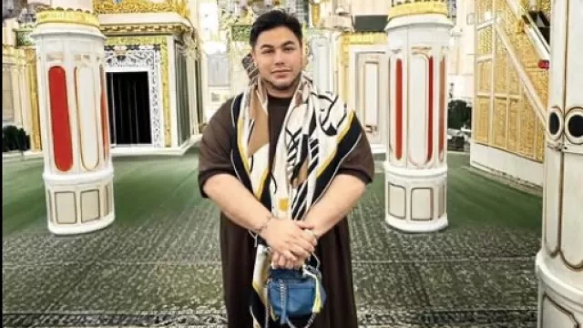 Setelah Naik Haji, Ivan Gunawan Belum Pengin Pulang dari Tanah Suci - GenPI.co Setelah Naik Haji, Ivan Gunawan Belum Pengin Pulang dari Tanah Suci - GenPI.co
