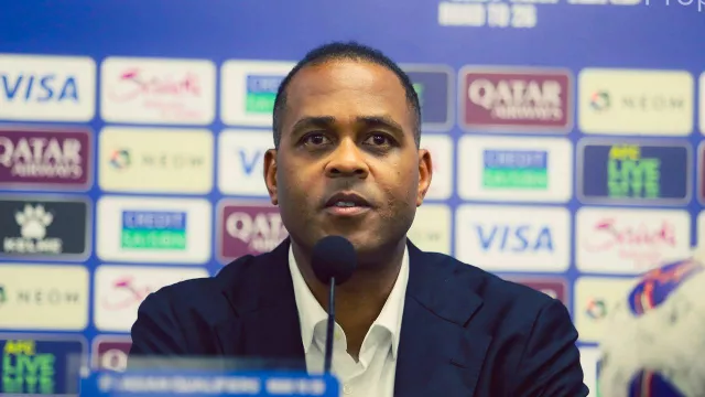 Patrick Kluivert Sebut Jepang Terlalu Besar untuk Timnas Indonesia - GenPI.co Patrick Kluivert Sebut Jepang Terlalu Besar untuk Timnas Indonesia - GenPI.co