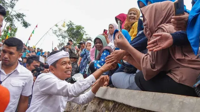 Dedi Mulyadi Sebut Kemiskinan Kelas Menengah ke Bawah Karena Utang - GenPI.co Dedi Mulyadi Sebut Kemiskinan Kelas Menengah ke Bawah Karena Utang - GenPI.co