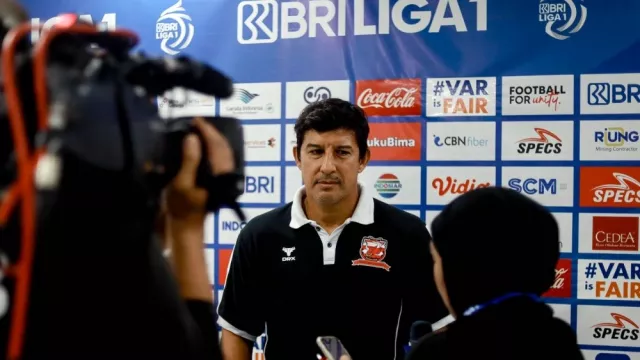 Selamatkan dari Degradasi, Alfredo Vera Kembali Latih Madura United - GenPI.co Selamatkan dari Degradasi, Alfredo Vera Kembali Latih Madura United - GenPI.co