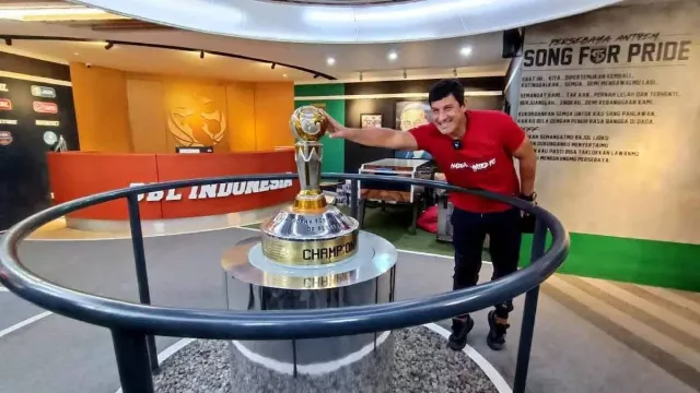 Alfredo Vera Tetap Tukangi Madura United, Diberi Keleluasaan Pilih Pemain - GenPI.co Alfredo Vera Tetap Tukangi Madura United, Diberi Keleluasaan Pilih Pemain - GenPI.co