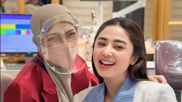 Masih Jomlo, Dewi Perssik Ingin Memantaskan Diri demi Pasangan Terbaik - GenPI.co Masih Jomlo, Dewi Perssik Ingin Memantaskan Diri demi Pasangan Terbaik - GenPI.co