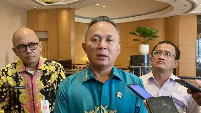 Tambang Nikel Raja Ampat Rusak Lingkungan, Wamen HAM Singgung Hak Konstitusional - GenPI.co Tambang Nikel Raja Ampat Rusak Lingkungan, Wamen HAM Singgung Hak Konstitusional - GenPI.co
