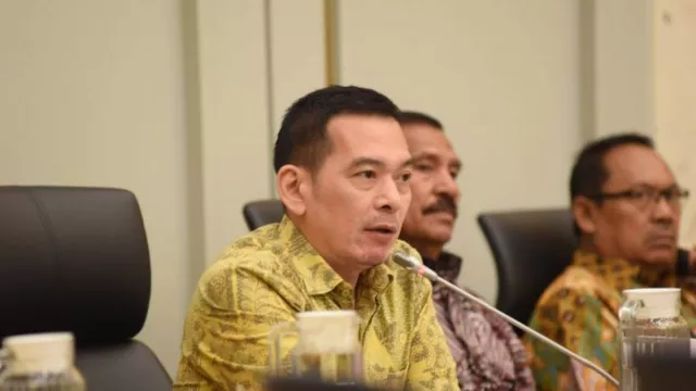 DPR RI Desak Investigasi Agar Pemberi Izin Tambang Nikel di Raja Ampat Diproses - GenPI.co DPR RI Desak Investigasi Agar Pemberi Izin Tambang Nikel di Raja Ampat Diproses - GenPI.co