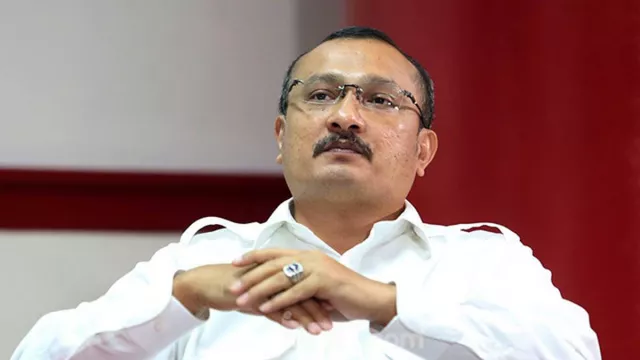 Kader PSI Dianggap Menistakan Rasul Seusai Sebut Jokowi Layak Jadi Nabi - GenPI.co Kader PSI Dianggap Menistakan Rasul Seusai Sebut Jokowi Layak Jadi Nabi - GenPI.co