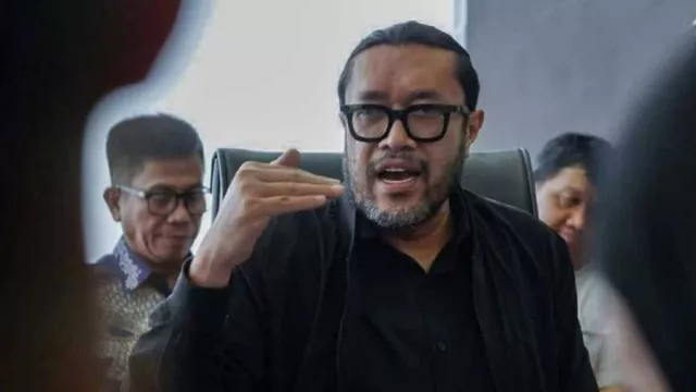 Ono Surono Dukung Dedi Mulyadi soal Efisiensi, Sarankan Rapat di Gorong-gorong - GenPI.co Ono Surono Dukung Dedi Mulyadi soal Efisiensi, Sarankan Rapat di Gorong-gorong - GenPI.co
